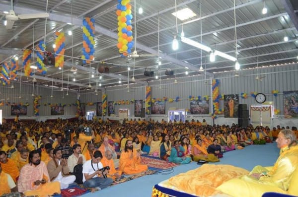 Jagadguru Shree Kripaluji Maharaj inaugurated Yogasharam, Meditation Hall and Hospital at Jagadguru Kripalu University