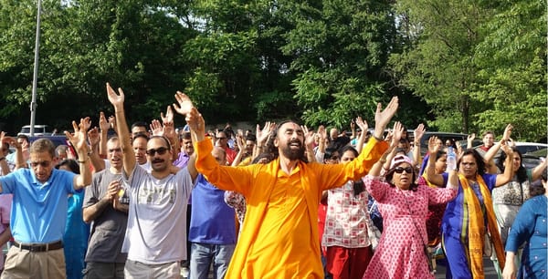 East Coast Relishes the Bliss of Devotion with Swami Mukundananda