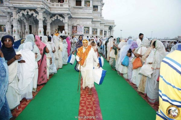 Distribution to Widows – Vidhwa Bhoj (30.4.13)